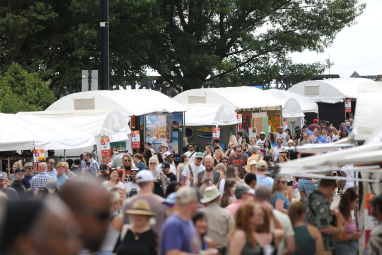 Crowds on East Main Street at the Columbus Arts Festival